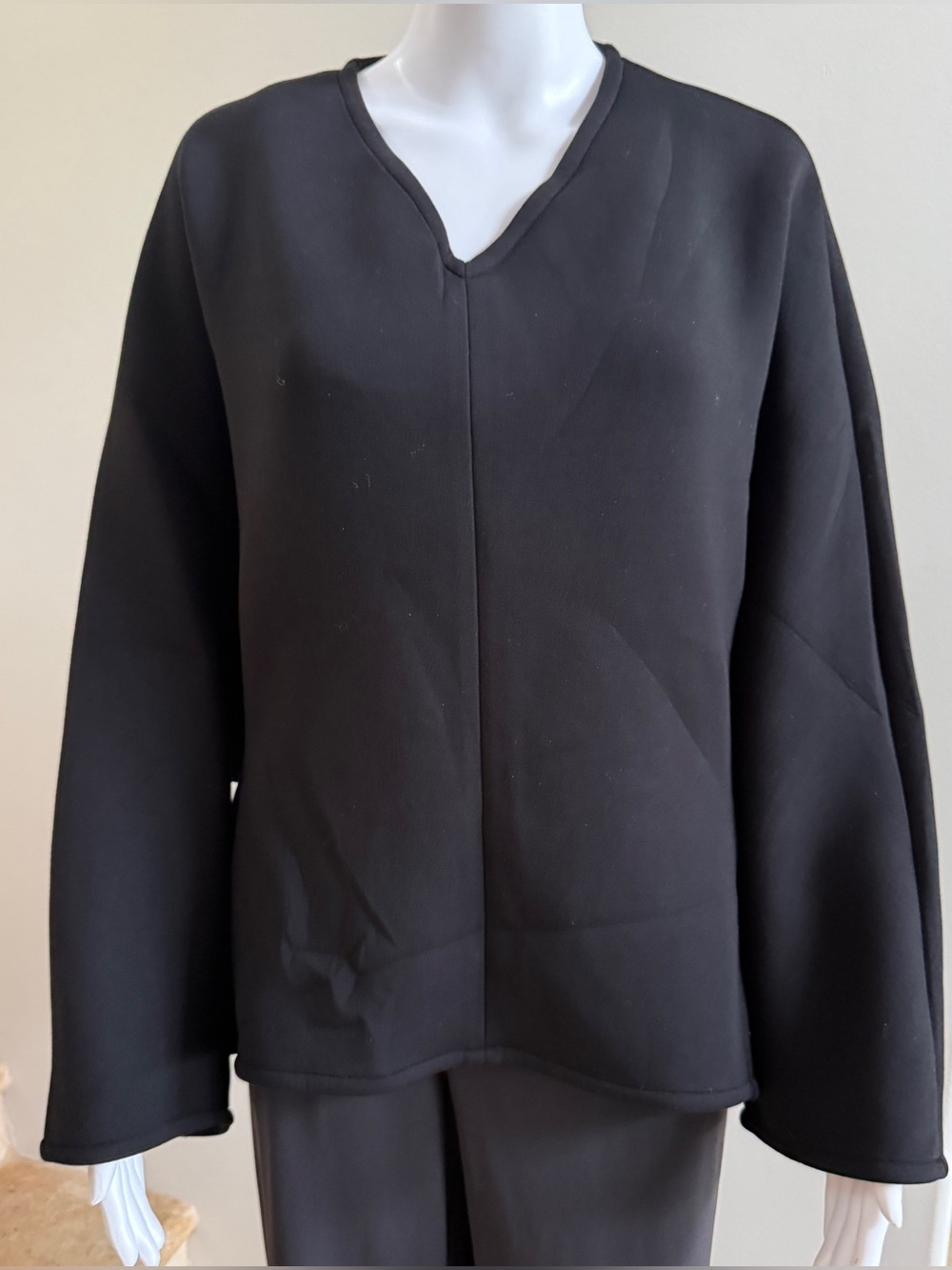 COS V-Neck Long Sleeve Scuba Sweater Pullover Size Small Black